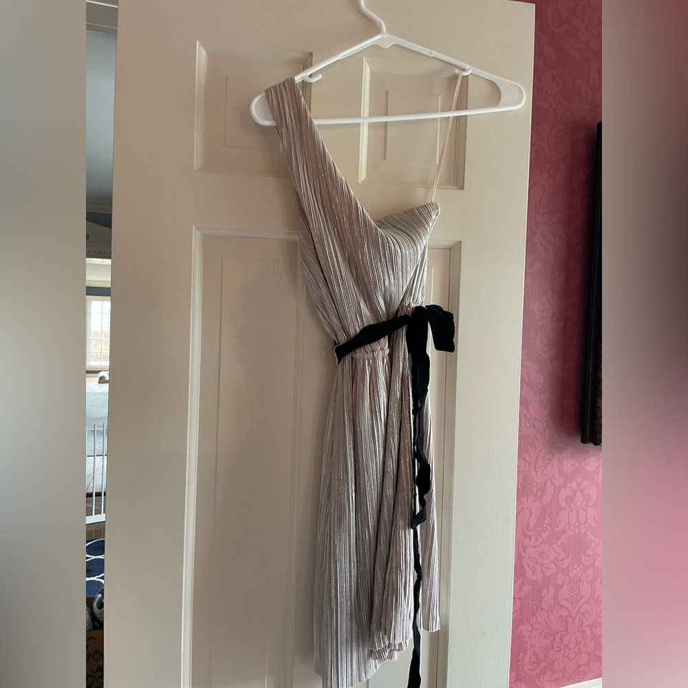 Gold - one shoulder cocktail dresss